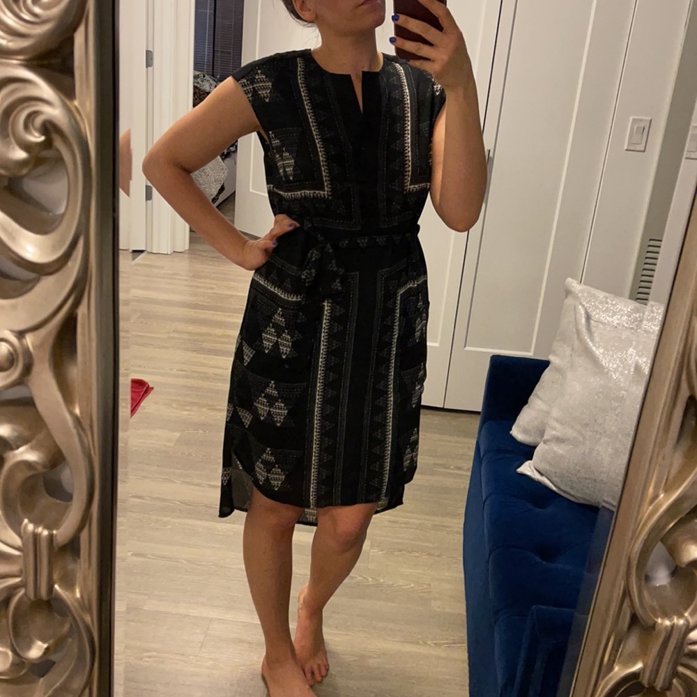 BCBGMAXAZRIA Shift belted dress